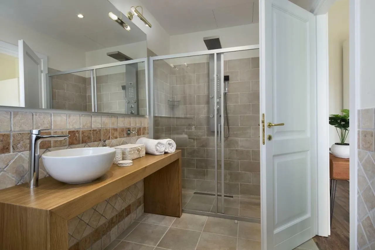 אולביה Luxury Rooms & Suites בית הארחה