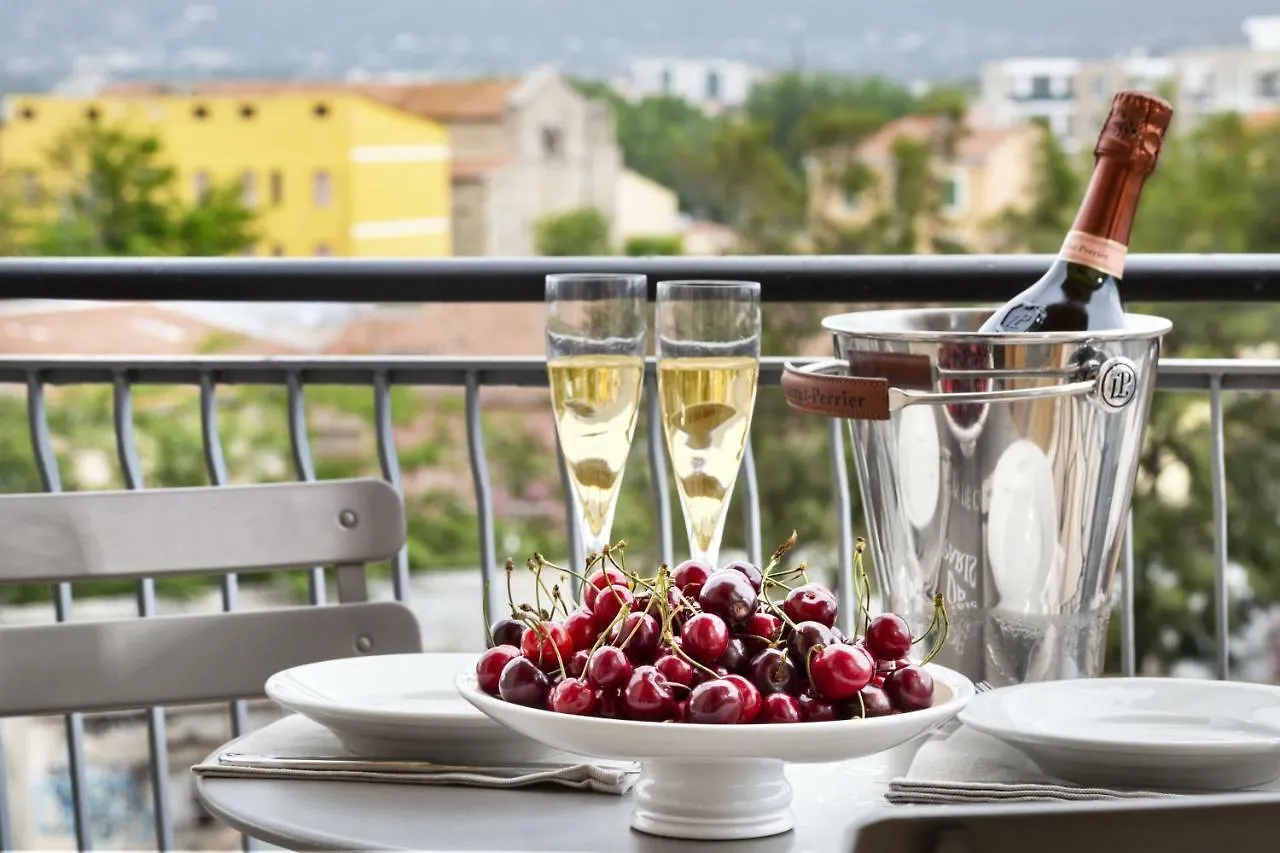 אולביה Luxury Rooms & Suites 2*,